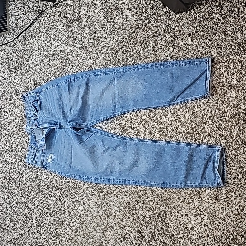 American Eagle Long Mom Jean
